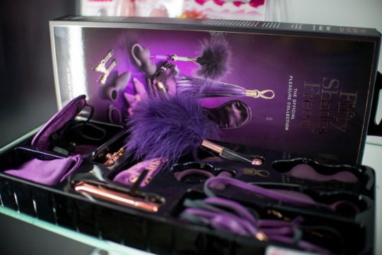 Кому и когда можно дарить игрушки из секс-магазина?